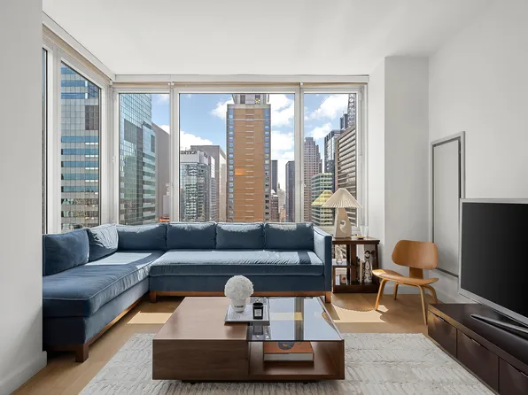 247 West 46th Street 3505 image 2 of 8