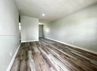 533 NW 5th St #12, Hallandale, FL 33009