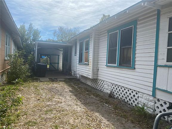 2nd image of 915 James Ave S