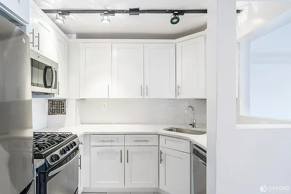 Rented by Oxford Property Group | media 6