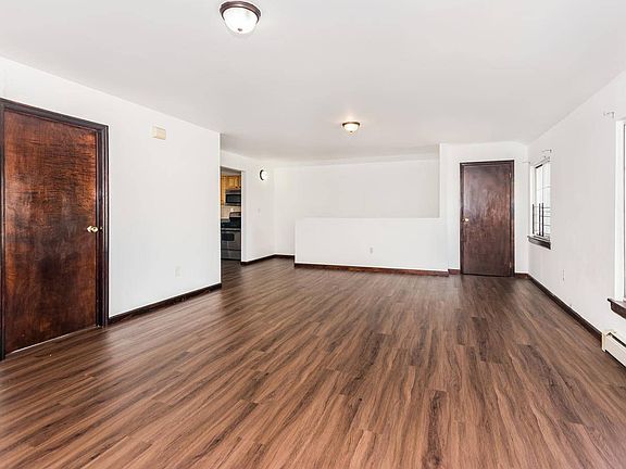4th image of 861 Swinton Ave
