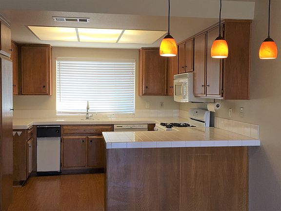4 Kitchen