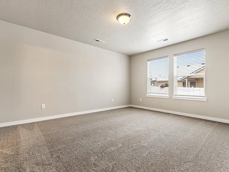 7807 S Dewberry Ave — Photo 11