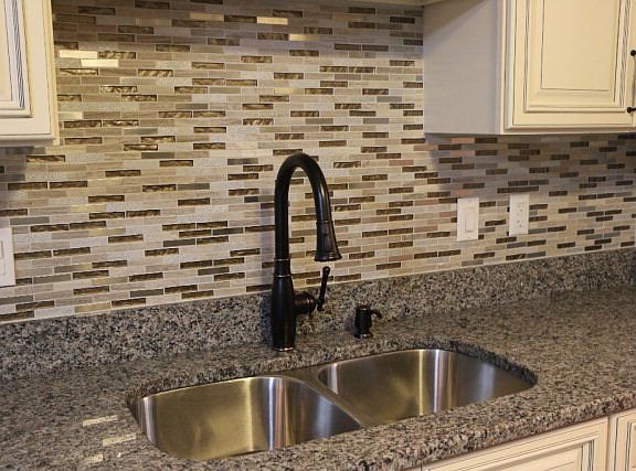 5th image of 309 Broadmore Dr