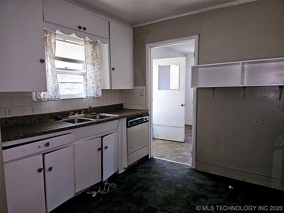 2nd image of 22870 S Honey Creek Ln