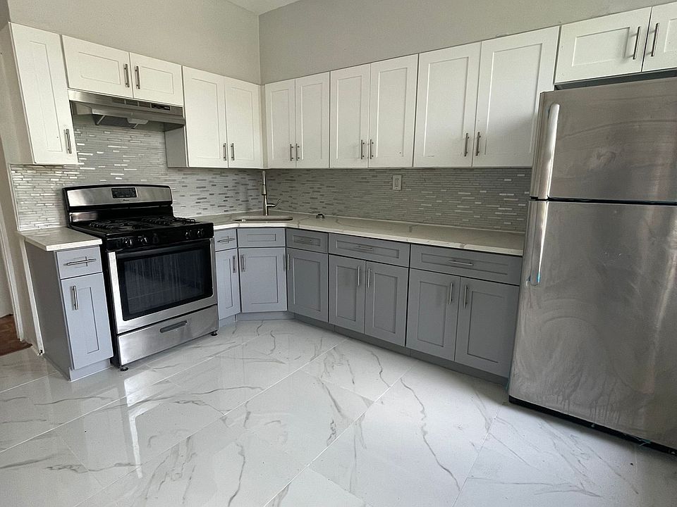 1st image of 22 Eastern Pkwy APT 1