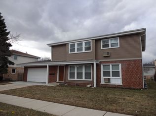 9246 N Courtland Dr, Niles, IL 60714