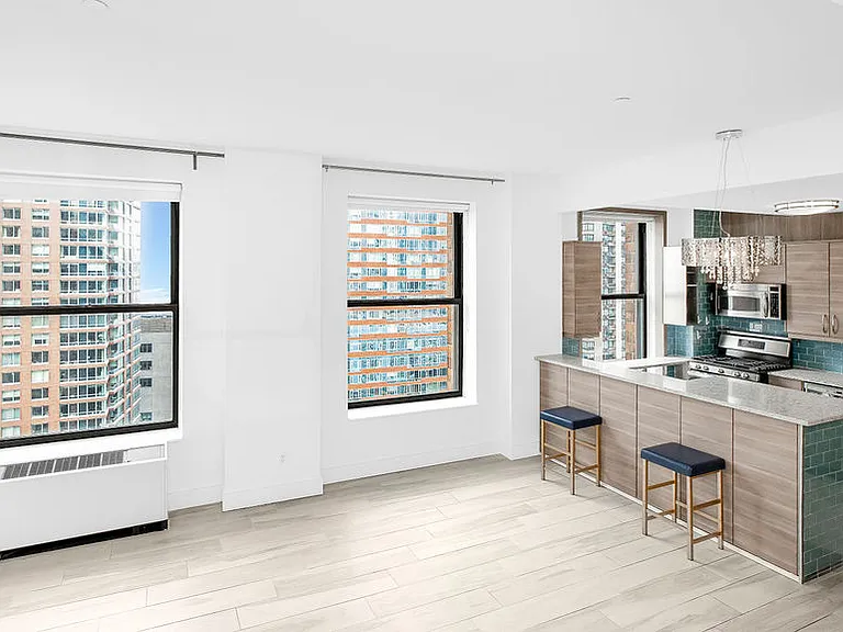 20 West St #18B — Photo 11
