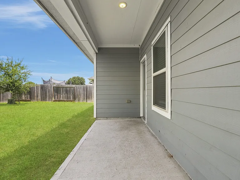 7422 French Quarter Ct — Photo 17