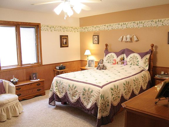 5th image of 815 40th Ave S #133B