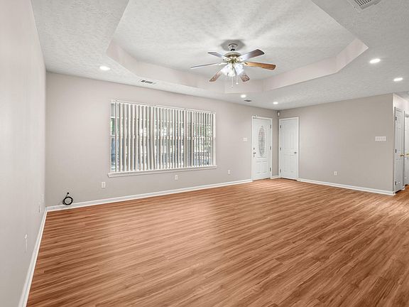 4th image of 1453 Lake Vernon Rd