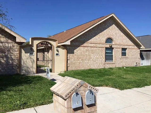 1811 Aruba Dr — Photo 12