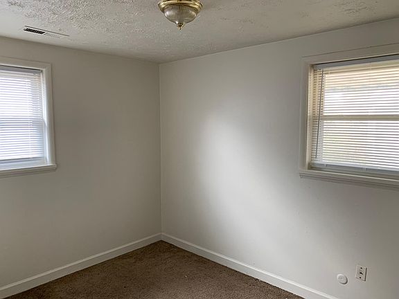 4th image of 2955 Ontario St