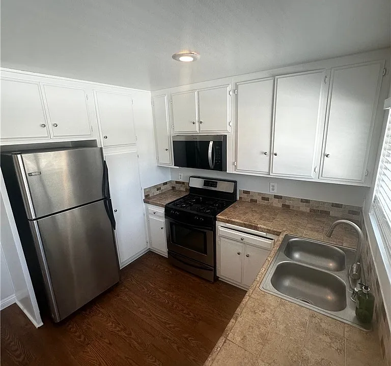660 S Glassell St #88
