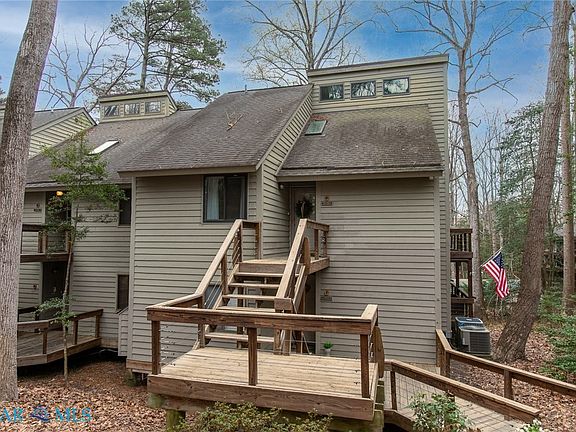 3rd image of 50 Villa Ridge Dr #F