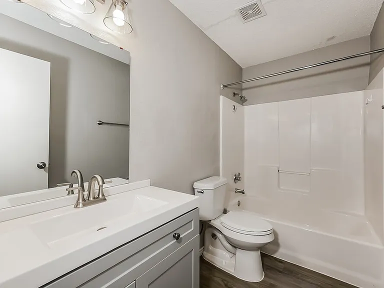 706 Langford Dr — Photo 14