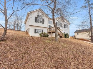 7760 Poppy Dr, Winston, GA 30187