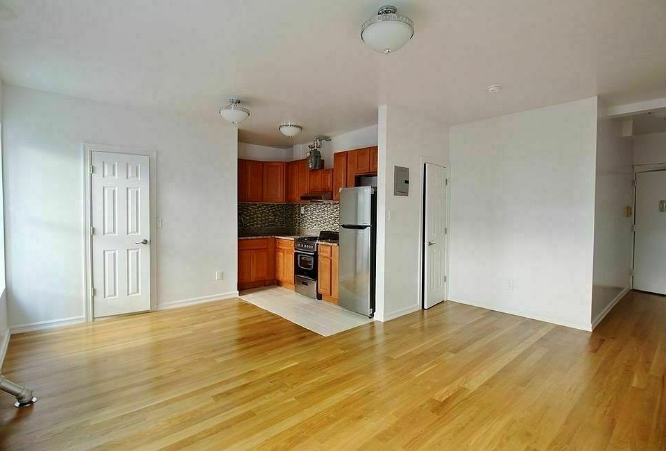 1st image of 235 E 84th St APT 35
