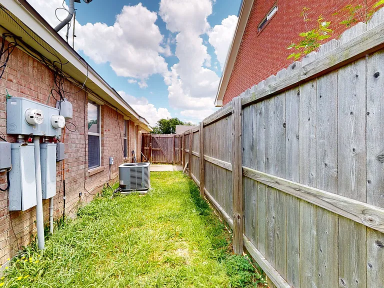 3805 Littleleaf Ct #A — Photo 19