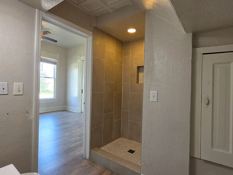 145 N Kealy St — Photo 12