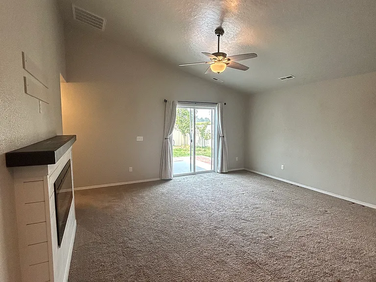 6815 S Birch Creek Ave — Photo 5
