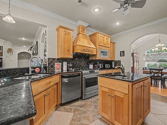 4th image of 222 Spring Creek Rd