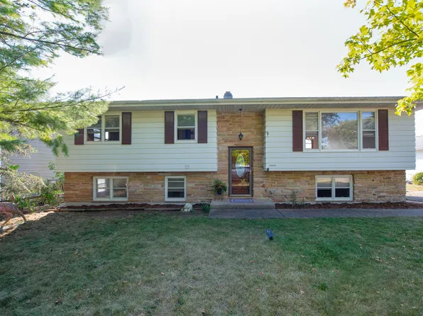 33276 N Sunset Ave, Grayslake, IL 60030