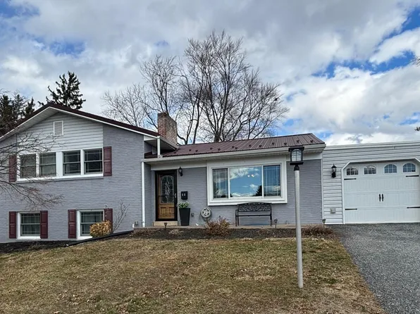 11 Colgate Dr, Camp Hill, PA 17011