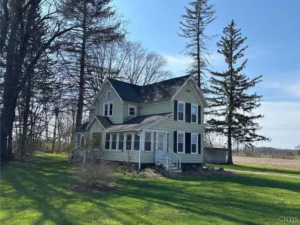 13 Godfrey Rd, Pennellville, NY 13132