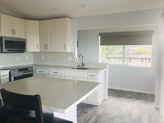 kitchen/dining area