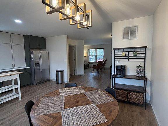 5th image of 3623 S Prairie Ave