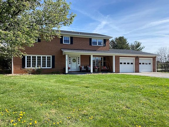 2nd image of 890 Carson Dr