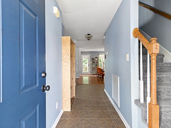 3rd image of 1521 Cedar Springs Cir