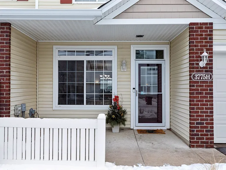 3775 Hazel Trl #H — Photo 3