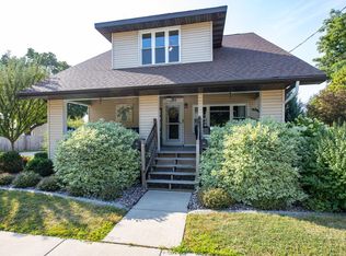 1007 E Main St, Little Chute, WI 54140