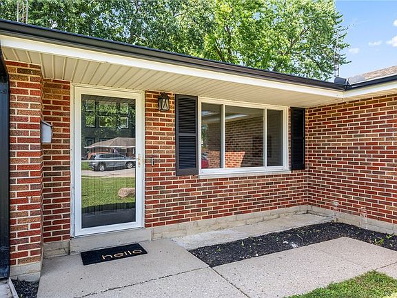 5th image of 225 Lawson Ave