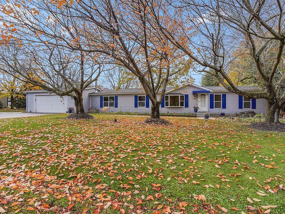 1st image of 228 W Holly Dr
