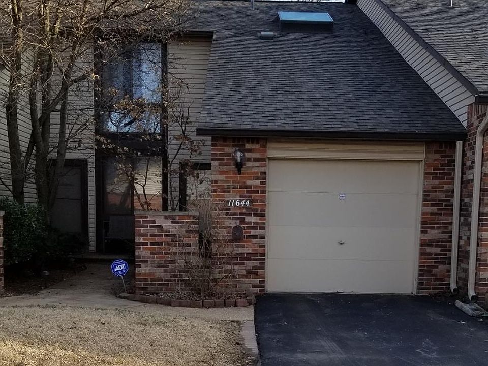 1st image of 11644 Cedar Walk Dr