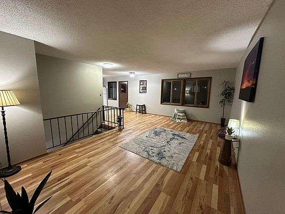5th image of 1823-1825 Alden Ave