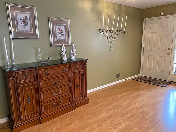 4th image of 35 Spyglass Dr
