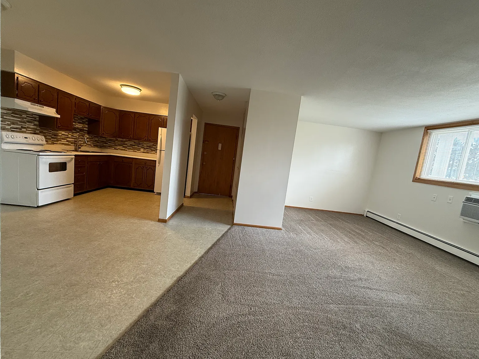 2 bed, 950 sqft, $1,250 — Photo 4
