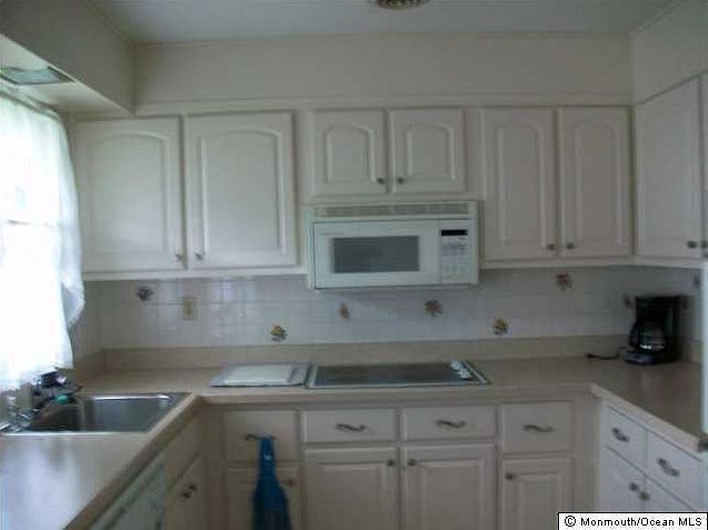 2nd image of 19 Gramercy Lane #B