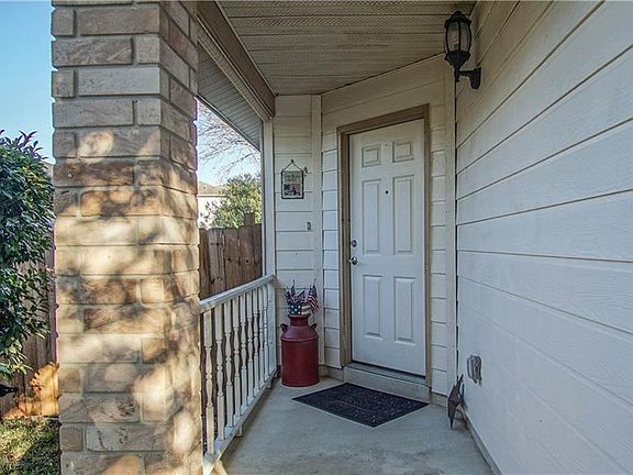 2nd image of 3847 Cherokee Blvd