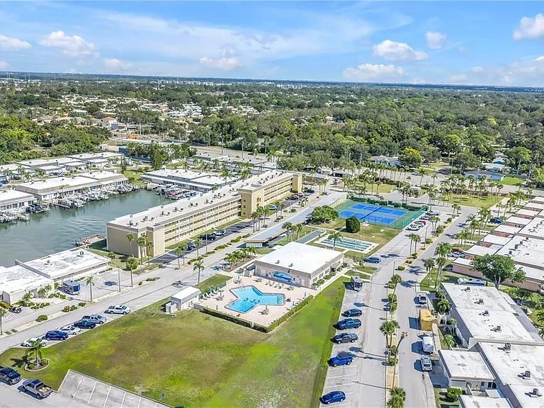 143 Boca Ciega Point Blvd N — Photo 17