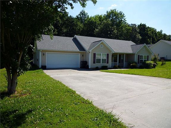 3rd image of 116 Templewood Ct