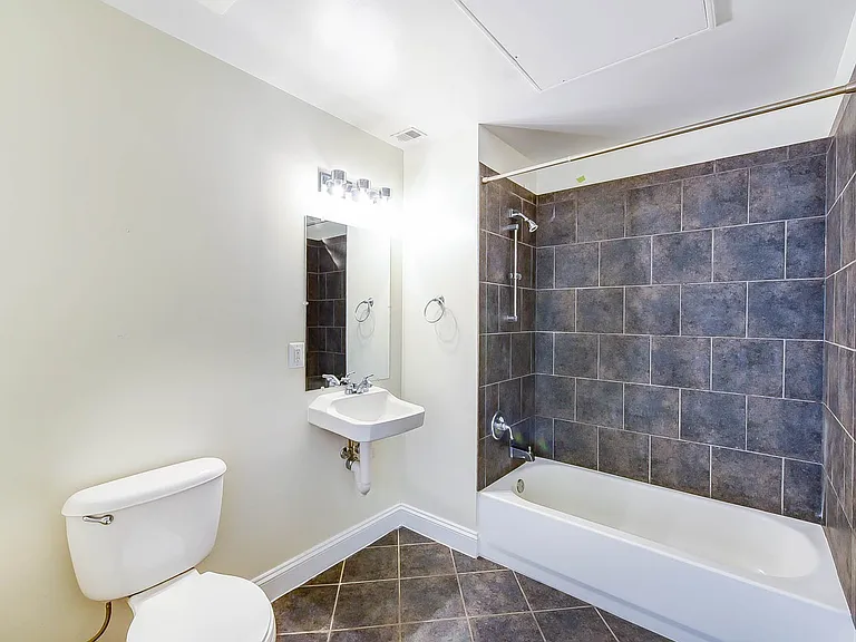 1011 Arlington Blvd #1101 — Photo 9