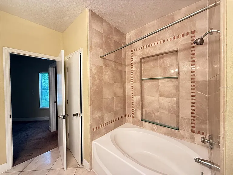 13212 Arbor Isle Dr #201 — Photo 20