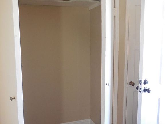 5th image of 242 Glendora Ave APT 03