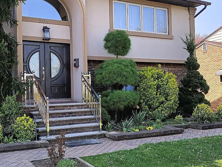 1st image of 304 Palsa Ave