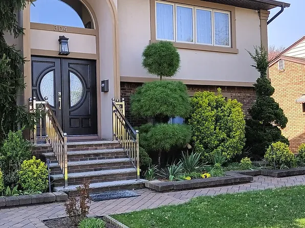304 Palsa Ave, Elmwood Park, NJ